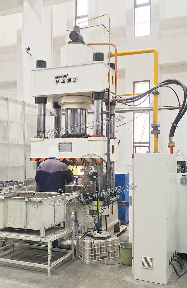 500吨铝制汽车轴承壳冷挤压液压机 500吨铝制汽车轴承壳冷挤压液压机