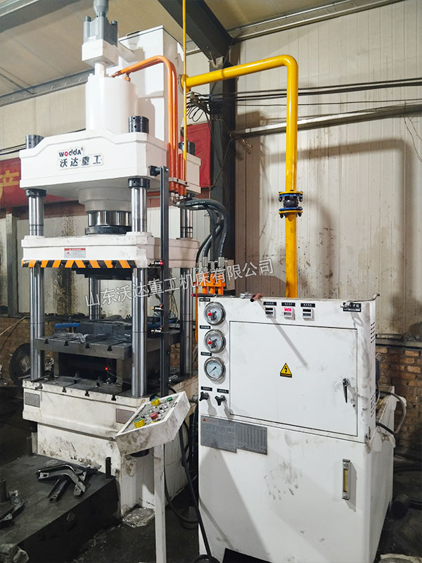 200吨汽车配件成型液压机