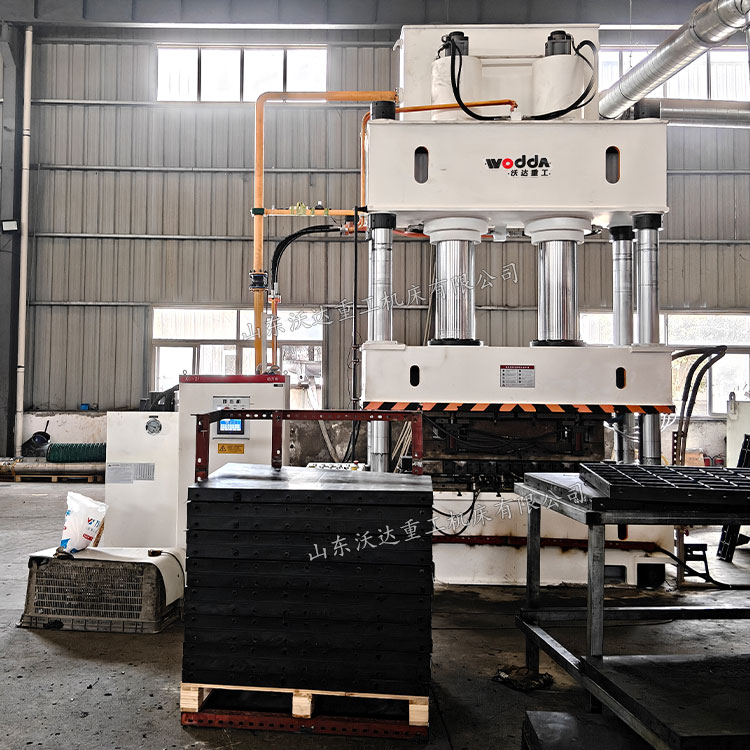 500吨塑料模板成型液压机