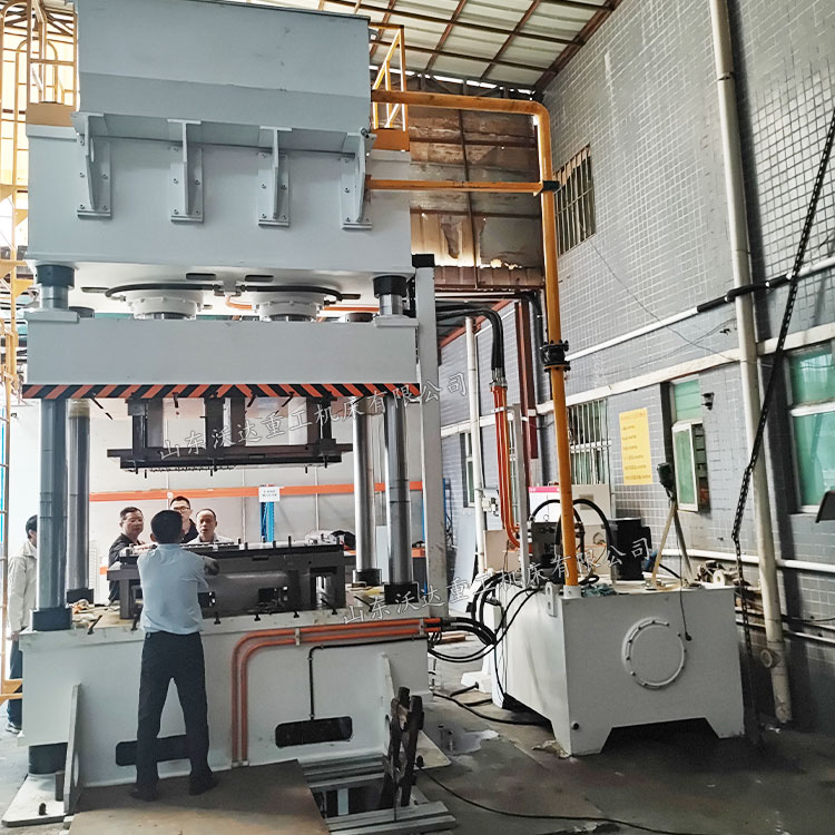 500吨不锈钢板冲压成型液压机试机