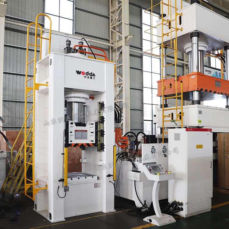 315吨框架式液压机 315吨框架式液压机