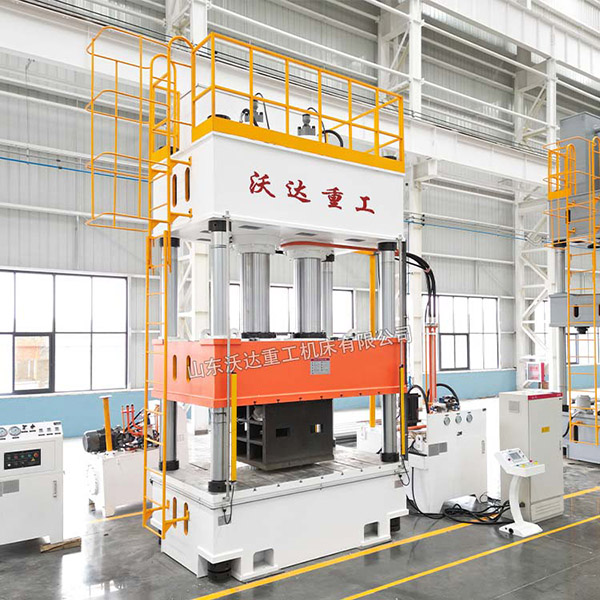 630吨复合材料成型液压机 630吨复合材料成型液压机