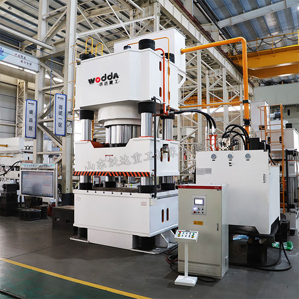 2500吨三梁四柱液压机