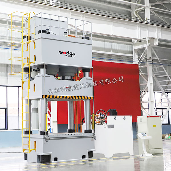 1500吨三梁四柱液压机