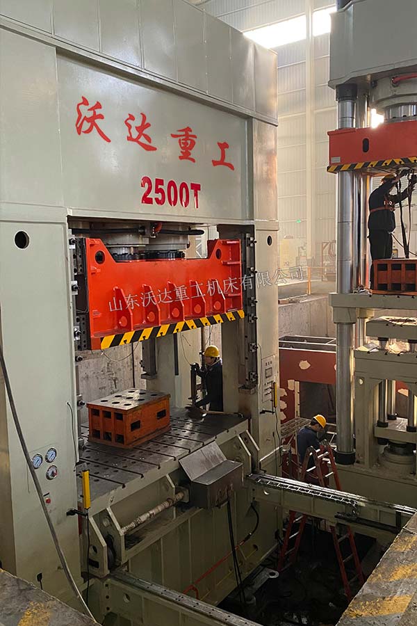 2500吨汽车配件成型液压机 2500吨汽车配件成型液压机