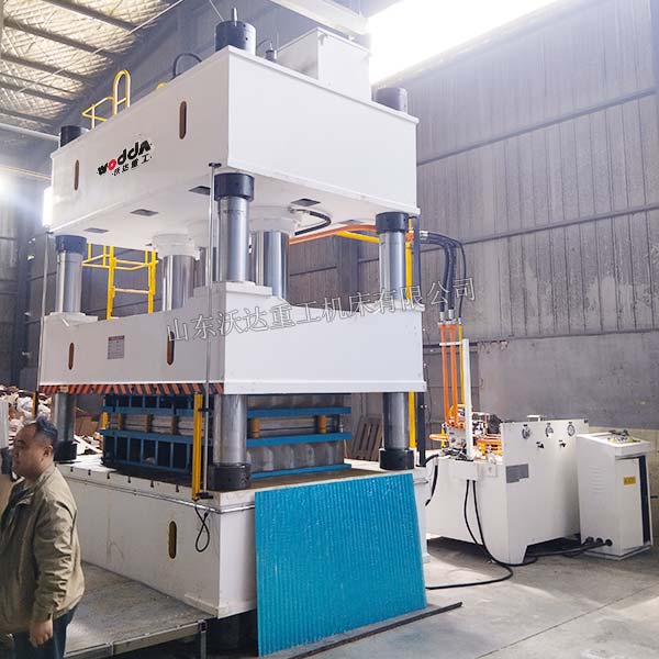 800吨四柱液压机 800吨四柱液压机