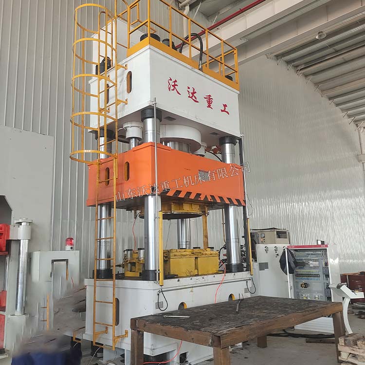 1800吨复合材料成型液压机