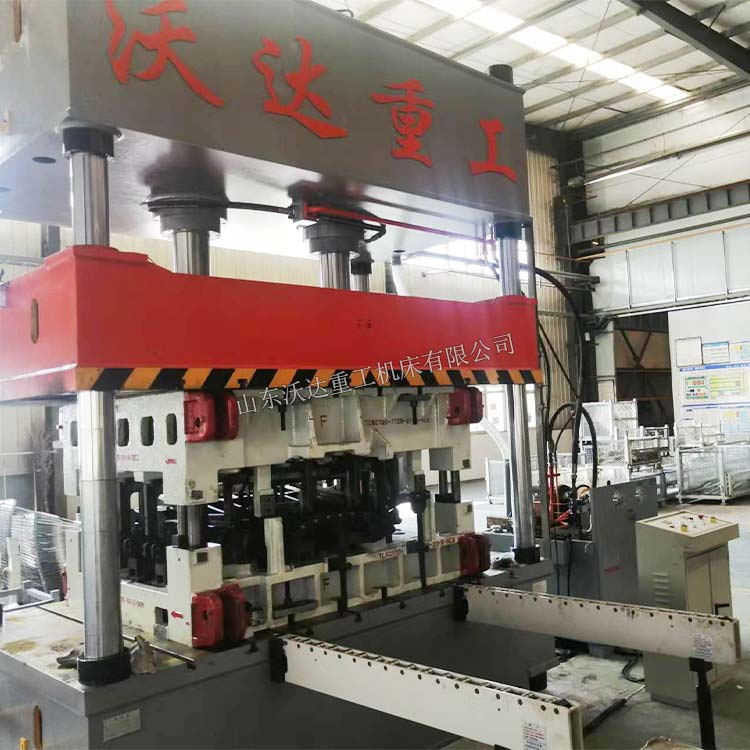 大台面200吨四柱液压机