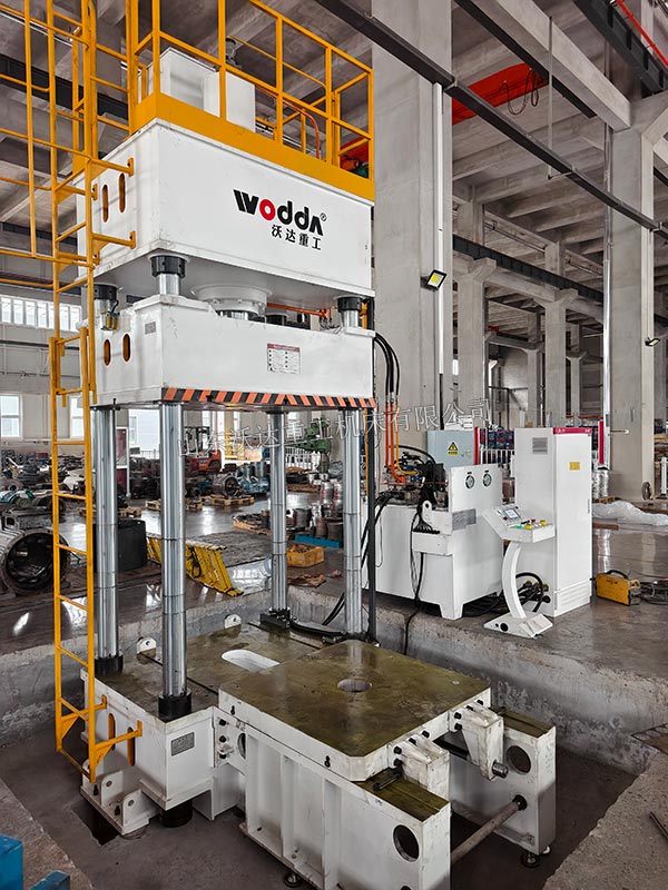 200吨四柱液压机带移动工作台