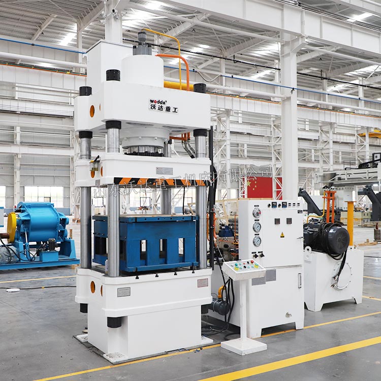 315吨树脂井盖成型液压机车间试机