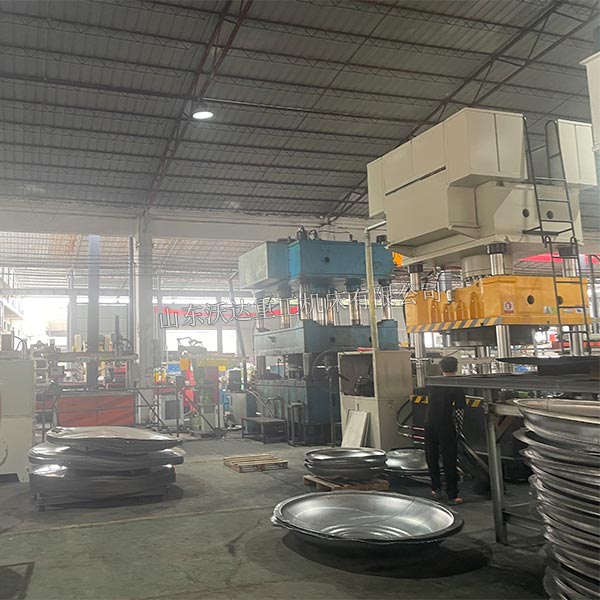 封头液压机客户现场